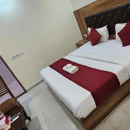 Hotel Redton Neu-Delhi Exterior foto