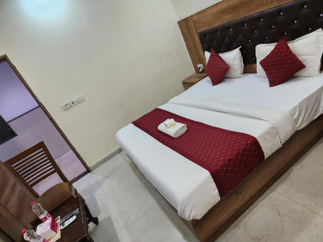 Hotel Redton Neu-Delhi Exterior foto